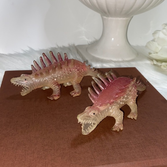 Vintage 1978 Talarurus Dinosaur Figurines set of two clear Dinosaur - Picture 8 of 17